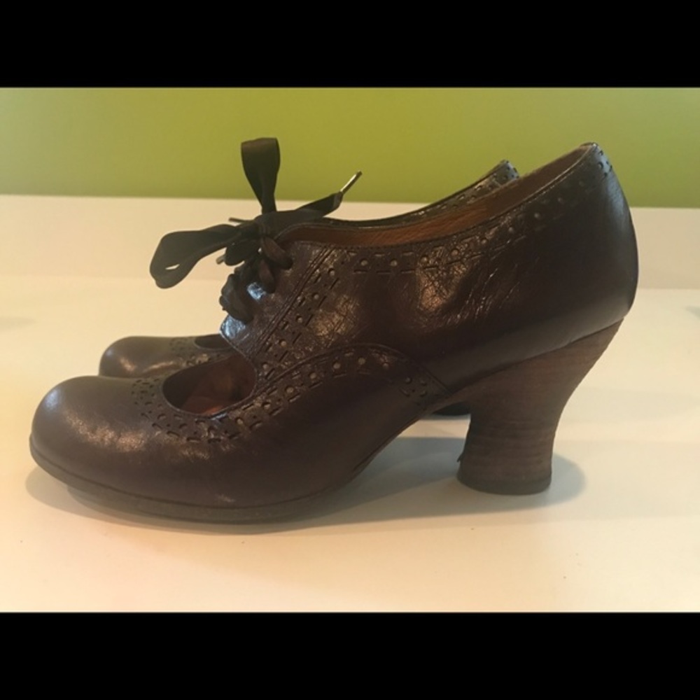 Naya Brown Leather & Wood Lace up Pumps Size 9